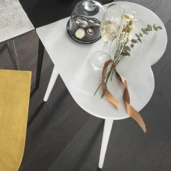 New Wohnen Beistelltisch im Herzdesign in Weiß - Vilantinos