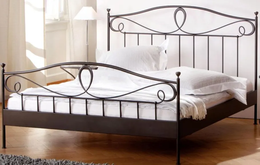 Outlet Wohnen Bett Oscar aus Eisen