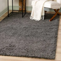 Wohnen Dunkelgrauer Teppich mit Hochflor - Rosarios