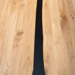 Outlet Wohnen Eichenholz-Tisch mit Epoxid-Harz-Einlage - Drakura