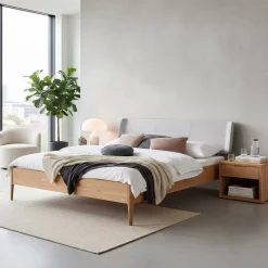 Wohnen Helles Bett aus geölter Eiche modern - Fachet