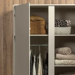 Sale Wohnen Hellgrauer Kleiderschrank in modernem Design - Bai