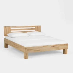 Outlet Wohnen Kernbuche Bett Issiaco und zwei Nachtschränke (dreiteilig)