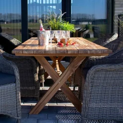 Outlet Wohnen Massiver Gartentisch aus Teak Recyclingholz - Mailandro