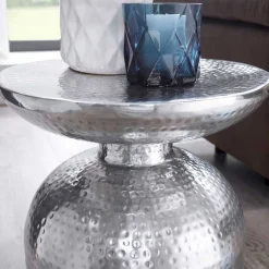 Wohnen Stylischer Metalltisch mit Vasen Design - Myranga