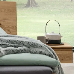 Outlet Wohnen Wildeiche Bett mit Kufen & Nachttische - Yunves (dreiteilig)